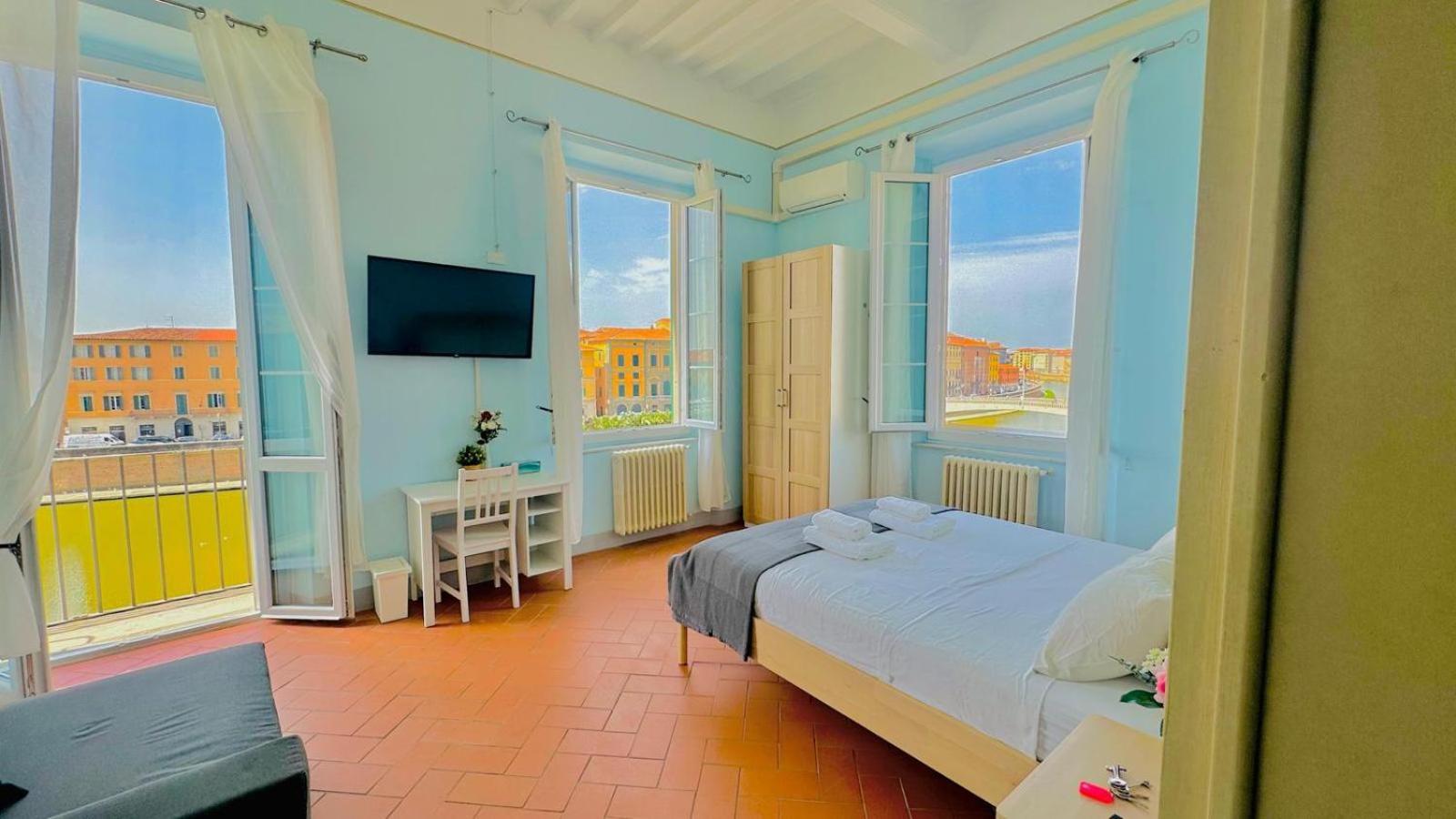 - Residenza D'epoca Piazza Cairoli Bed and breakfast *